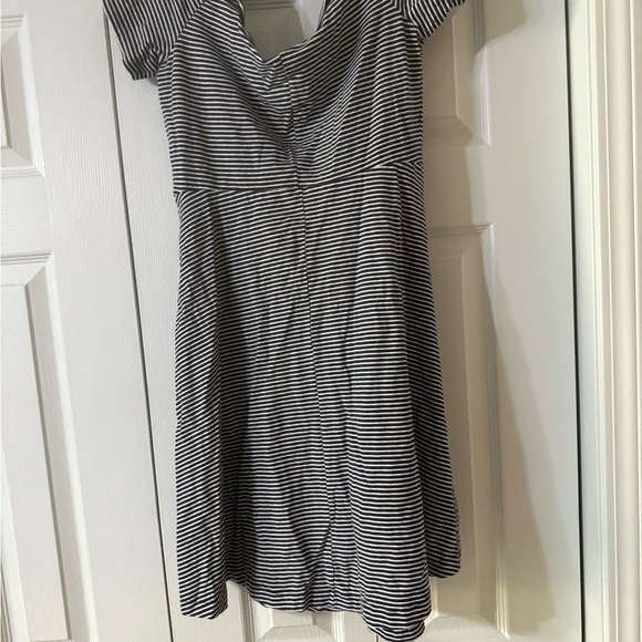 Old Navy Gray Cowl Neck Flutter Sleeve Sundress - Picture 2 of 3